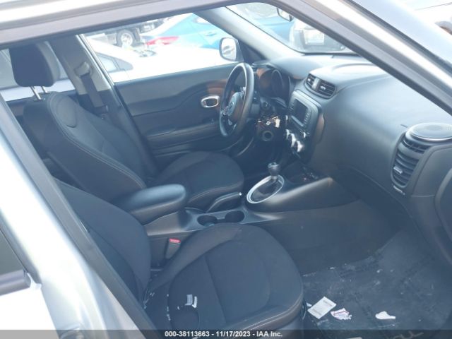 Photo 4 VIN: KNDJN2A25J7598824 - KIA SOUL 