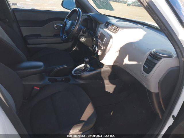 Photo 4 VIN: KNDJN2A25J7900581 - KIA SOUL 