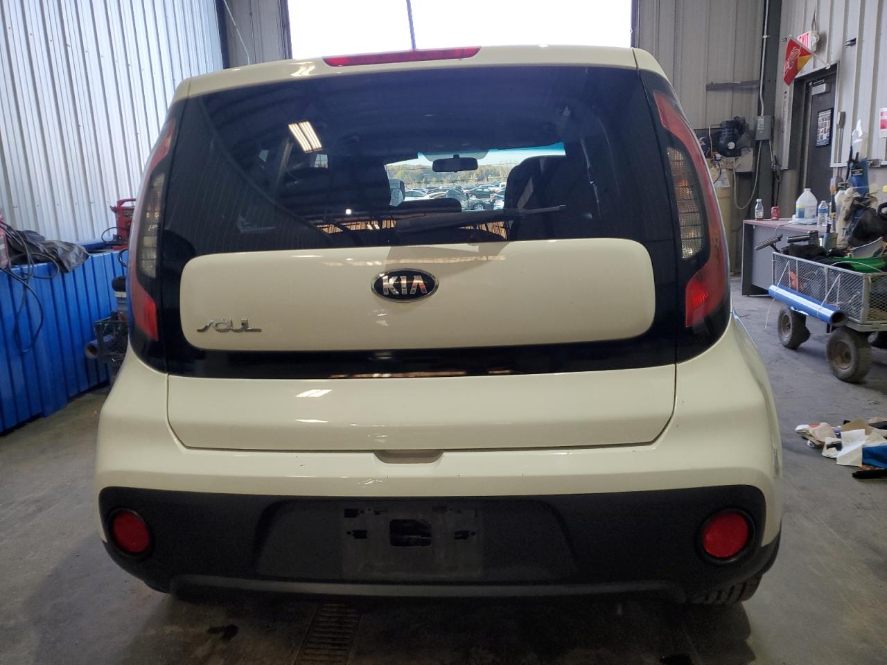 Photo 5 VIN: KNDJN2A25J7904324 - KIA SOUL 