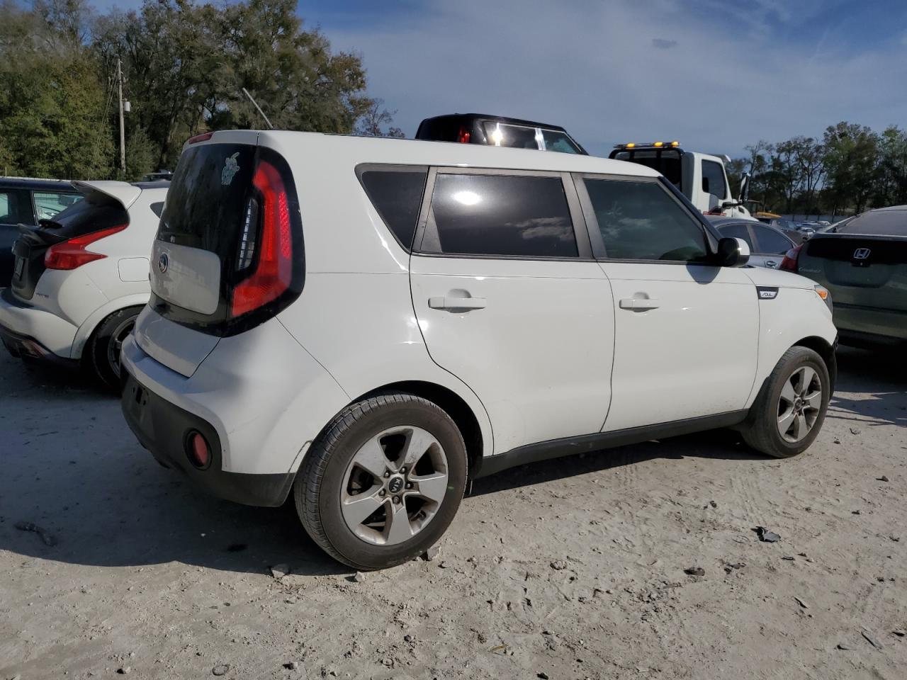 Photo 2 VIN: KNDJN2A25K7634979 - KIA SOUL 