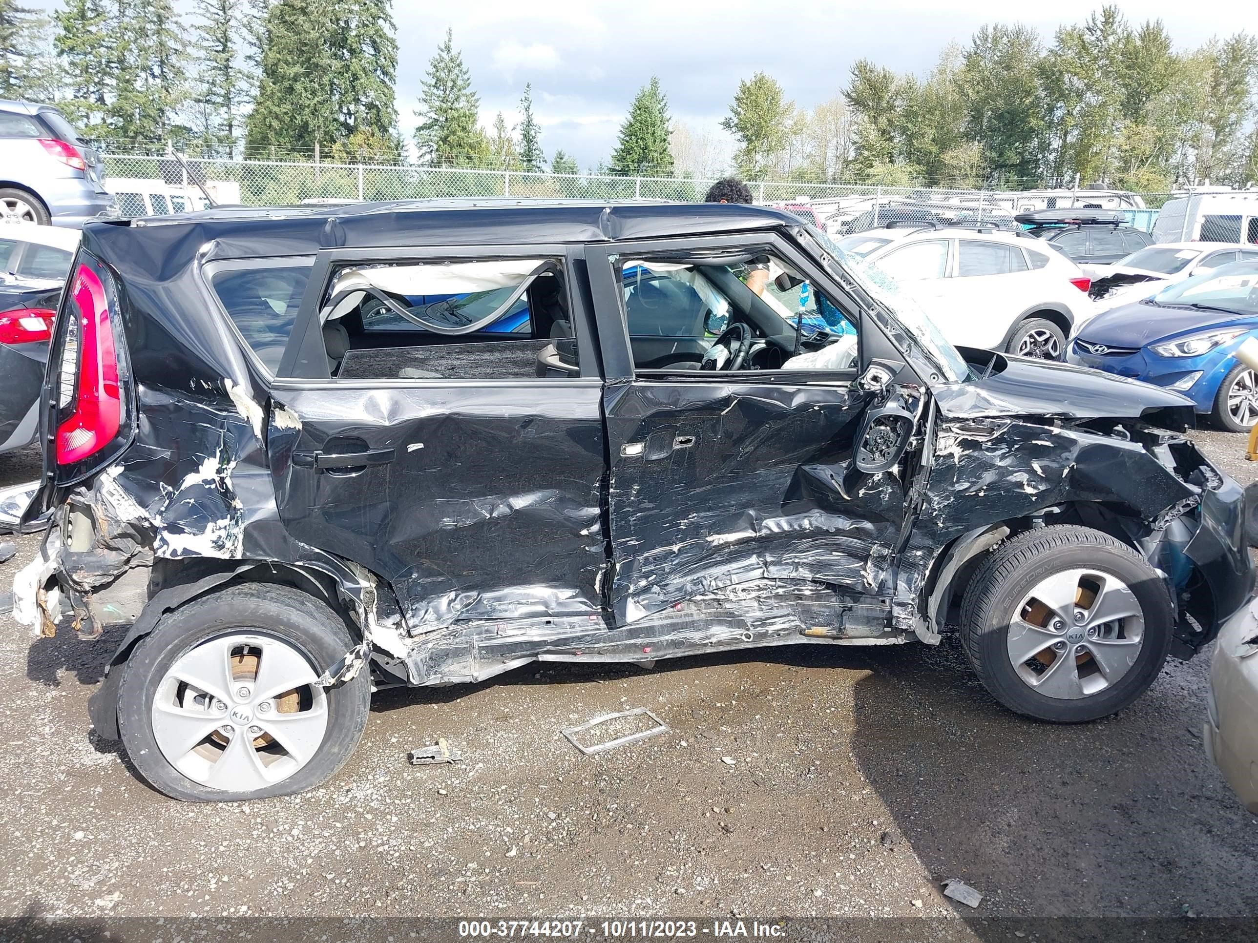 Photo 5 VIN: KNDJN2A26E7043712 - KIA SOUL 