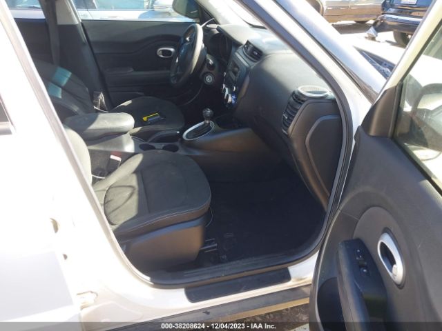 Photo 4 VIN: KNDJN2A26E7096538 - HONDA CRV 