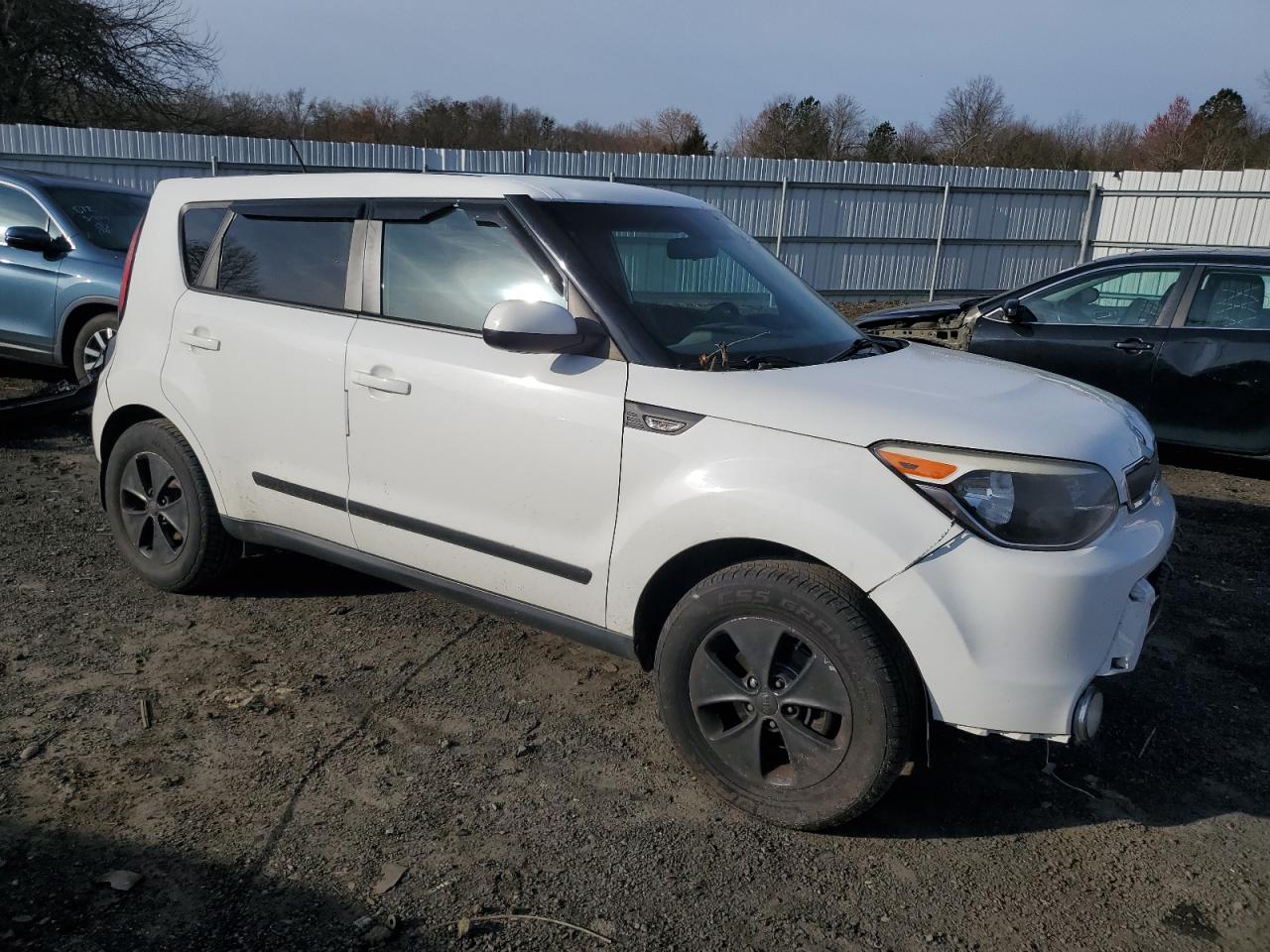 Photo 3 VIN: KNDJN2A26E7745979 - KIA SOUL 