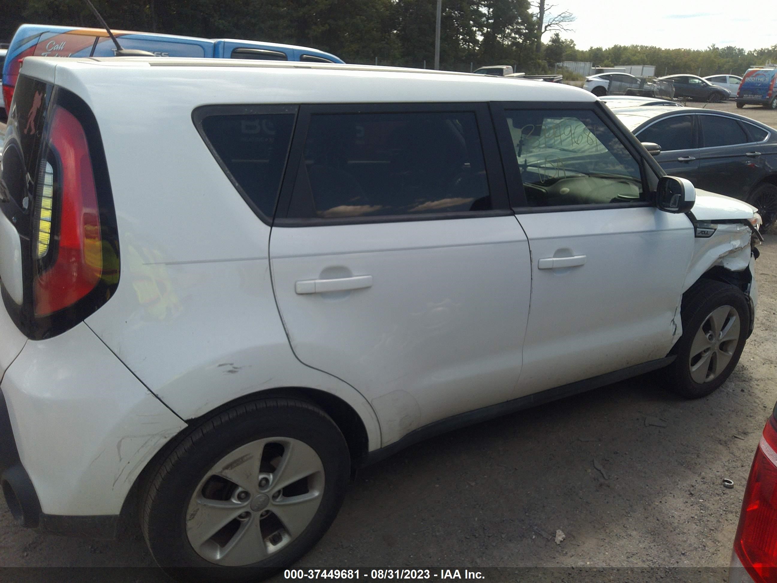 Photo 11 VIN: KNDJN2A26F7152124 - KIA SOUL 