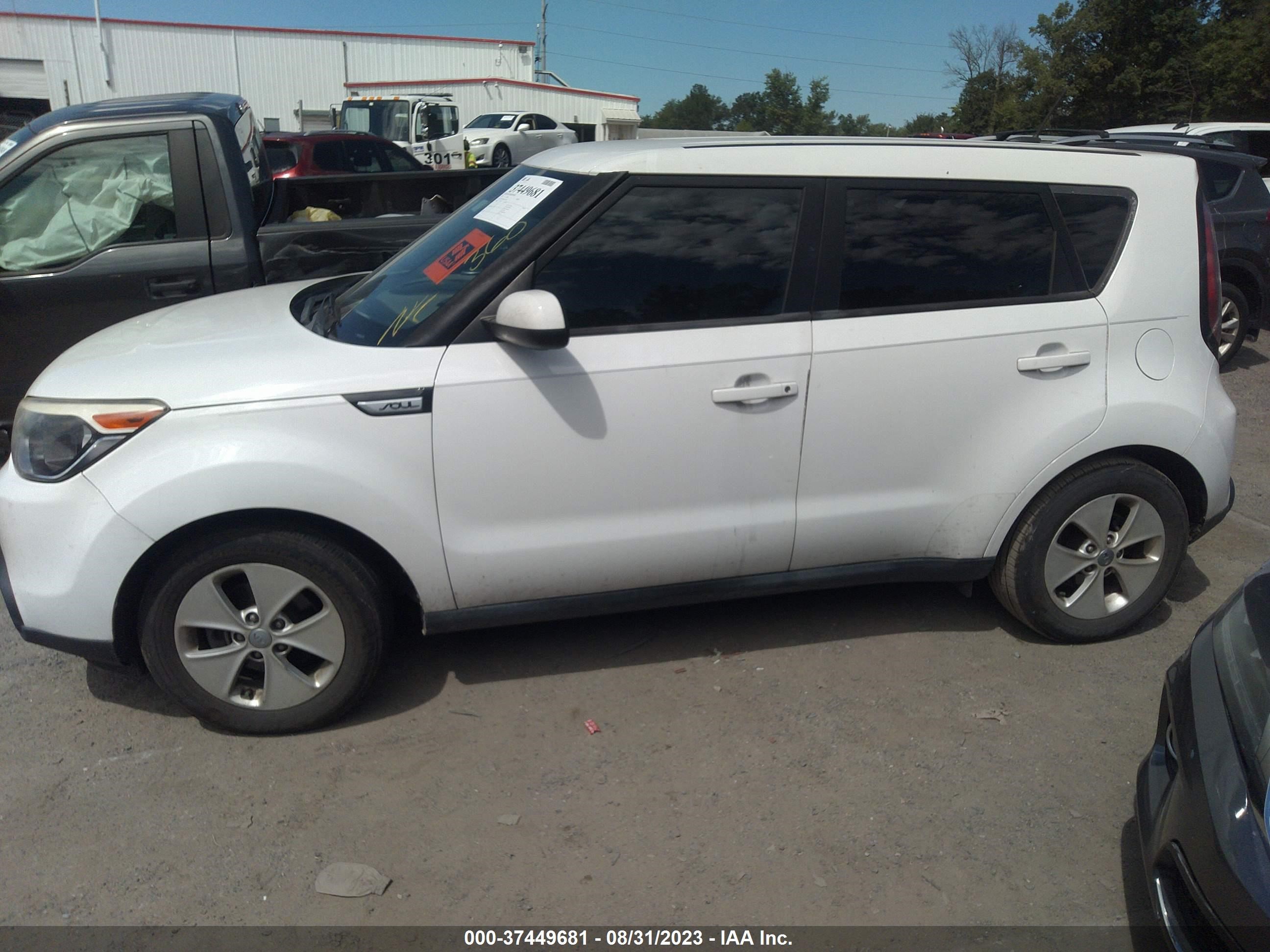 Photo 12 VIN: KNDJN2A26F7152124 - KIA SOUL 