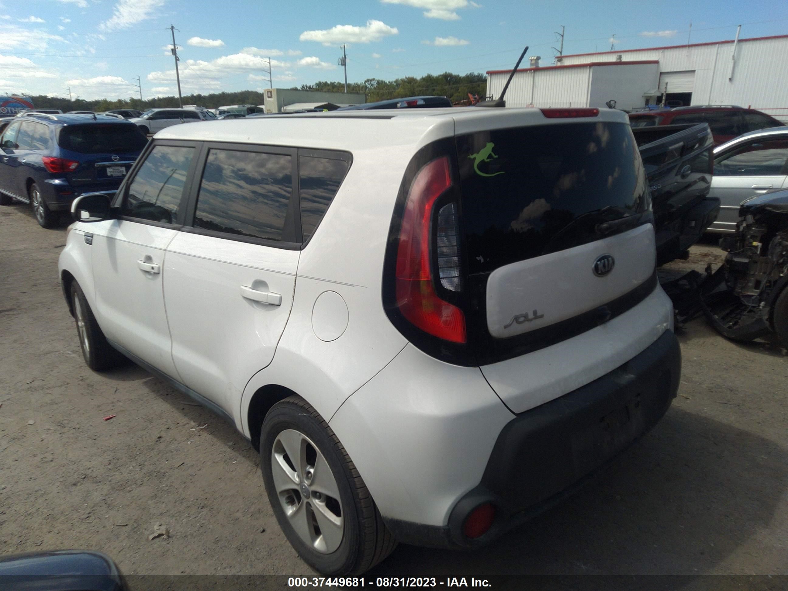 Photo 2 VIN: KNDJN2A26F7152124 - KIA SOUL 