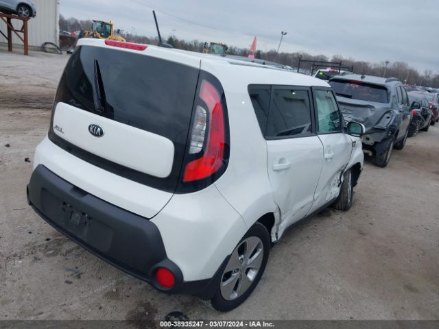 Photo 3 VIN: KNDJN2A26F7163740 - KIA SOUL 