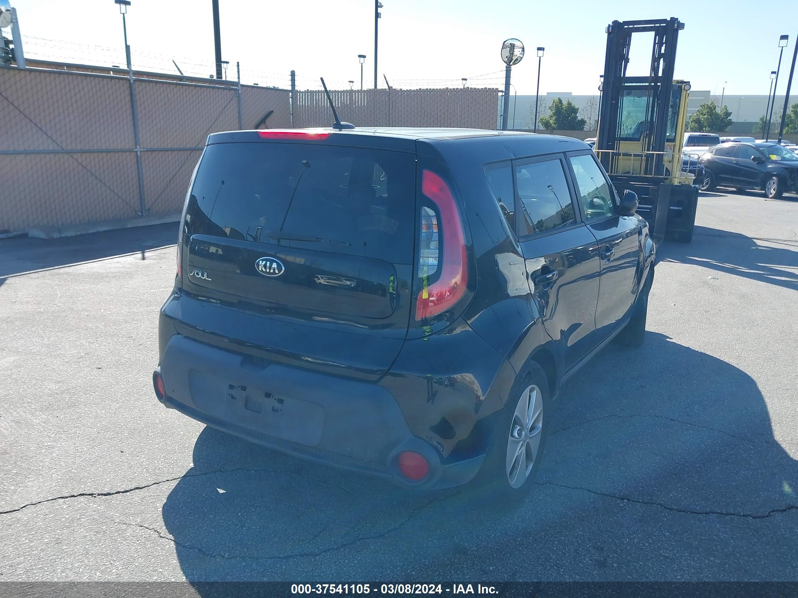 Photo 3 VIN: KNDJN2A26F7165830 - KIA SOUL 