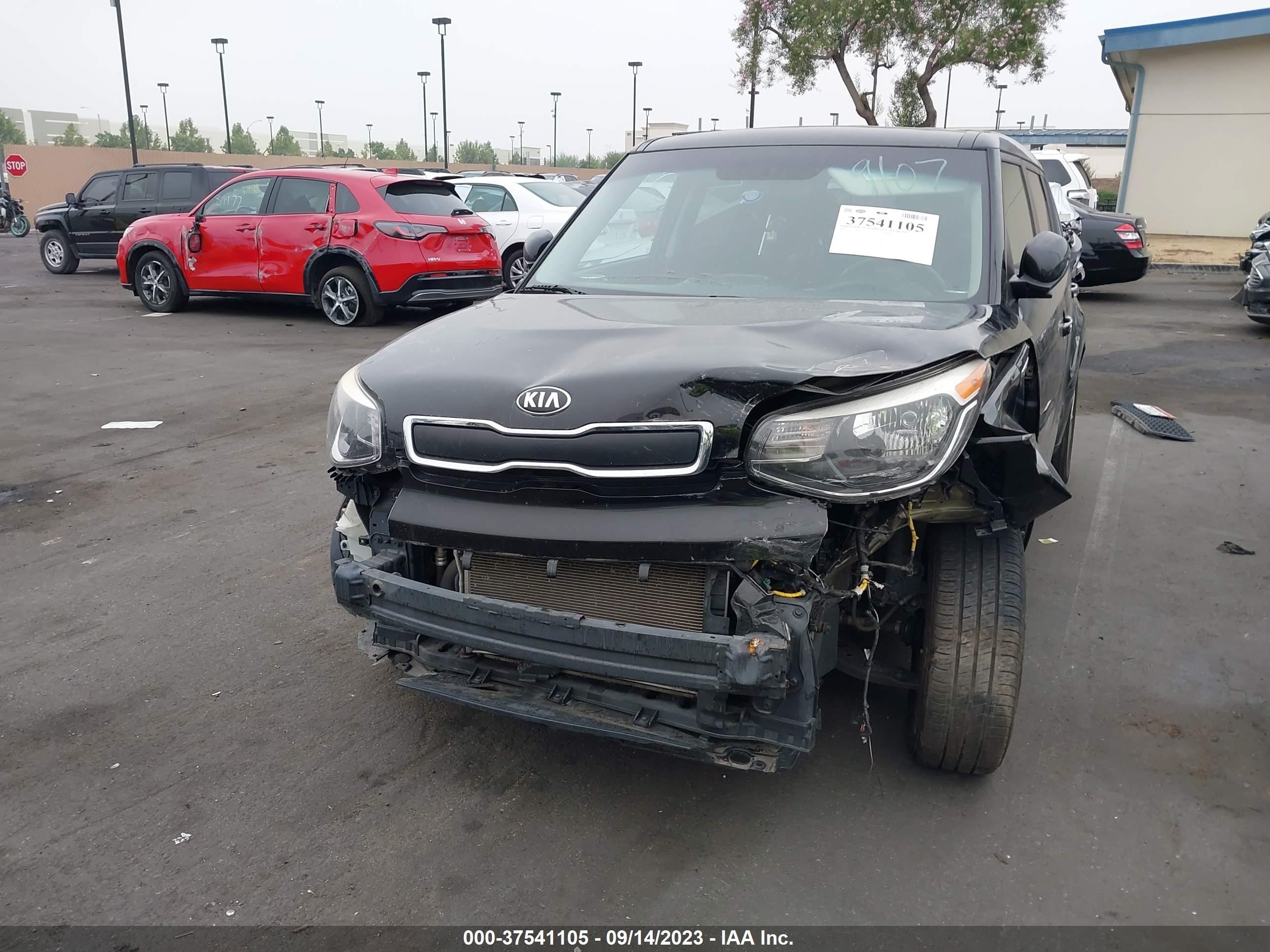 Photo 5 VIN: KNDJN2A26F7165830 - KIA SOUL 