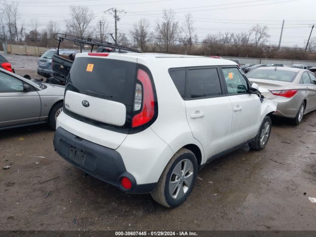 Photo 3 VIN: KNDJN2A26F7213116 - KIA SOUL 