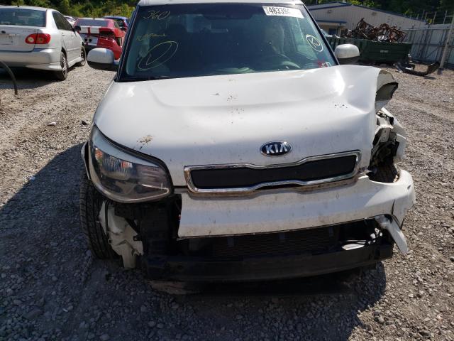 Photo 8 VIN: KNDJN2A26F7228229 - KIA SOUL 