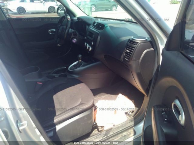 Photo 4 VIN: KNDJN2A26F7812646 - KIA SOUL 