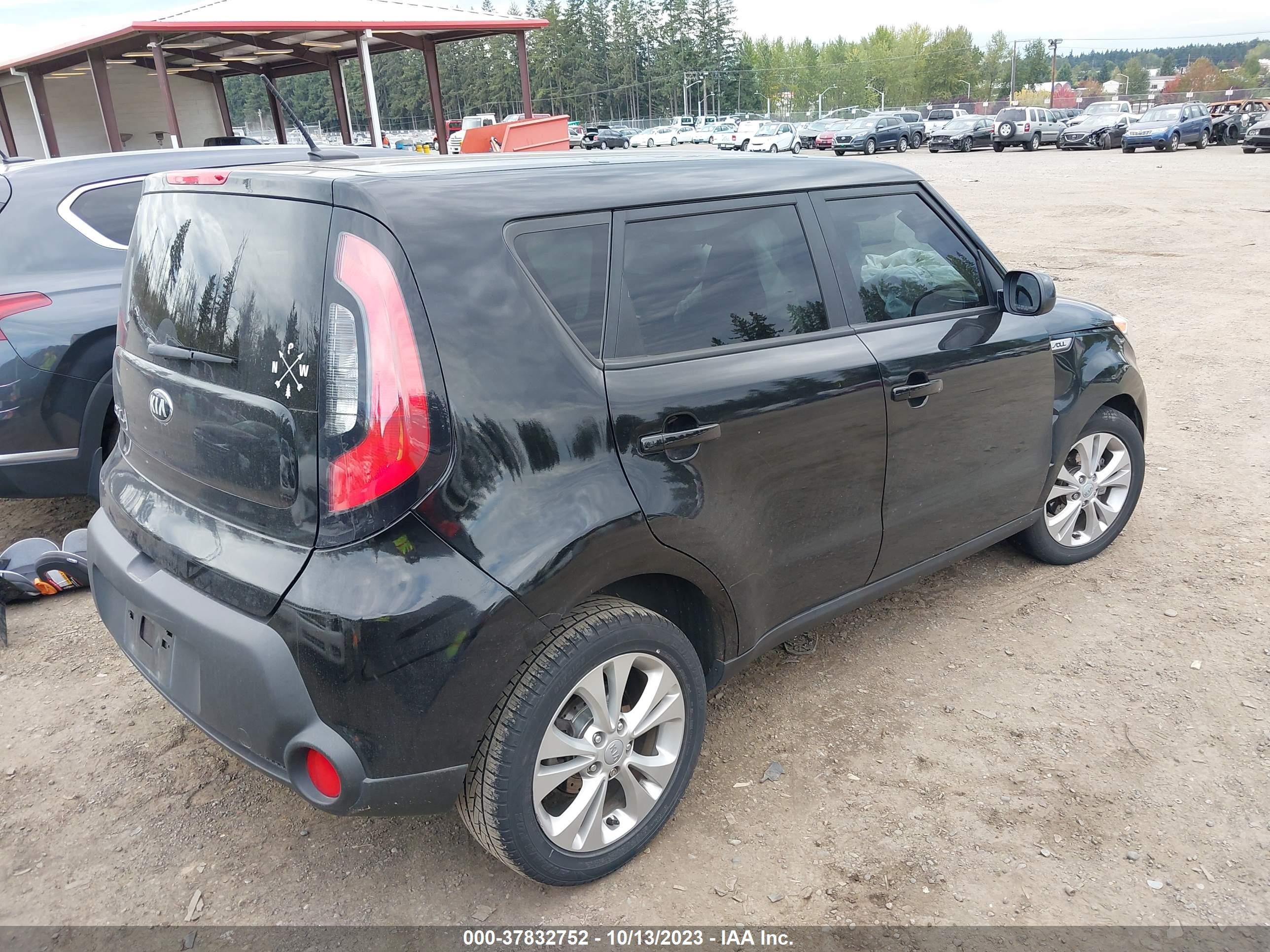 Photo 3 VIN: KNDJN2A26G7389276 - KIA SOUL 