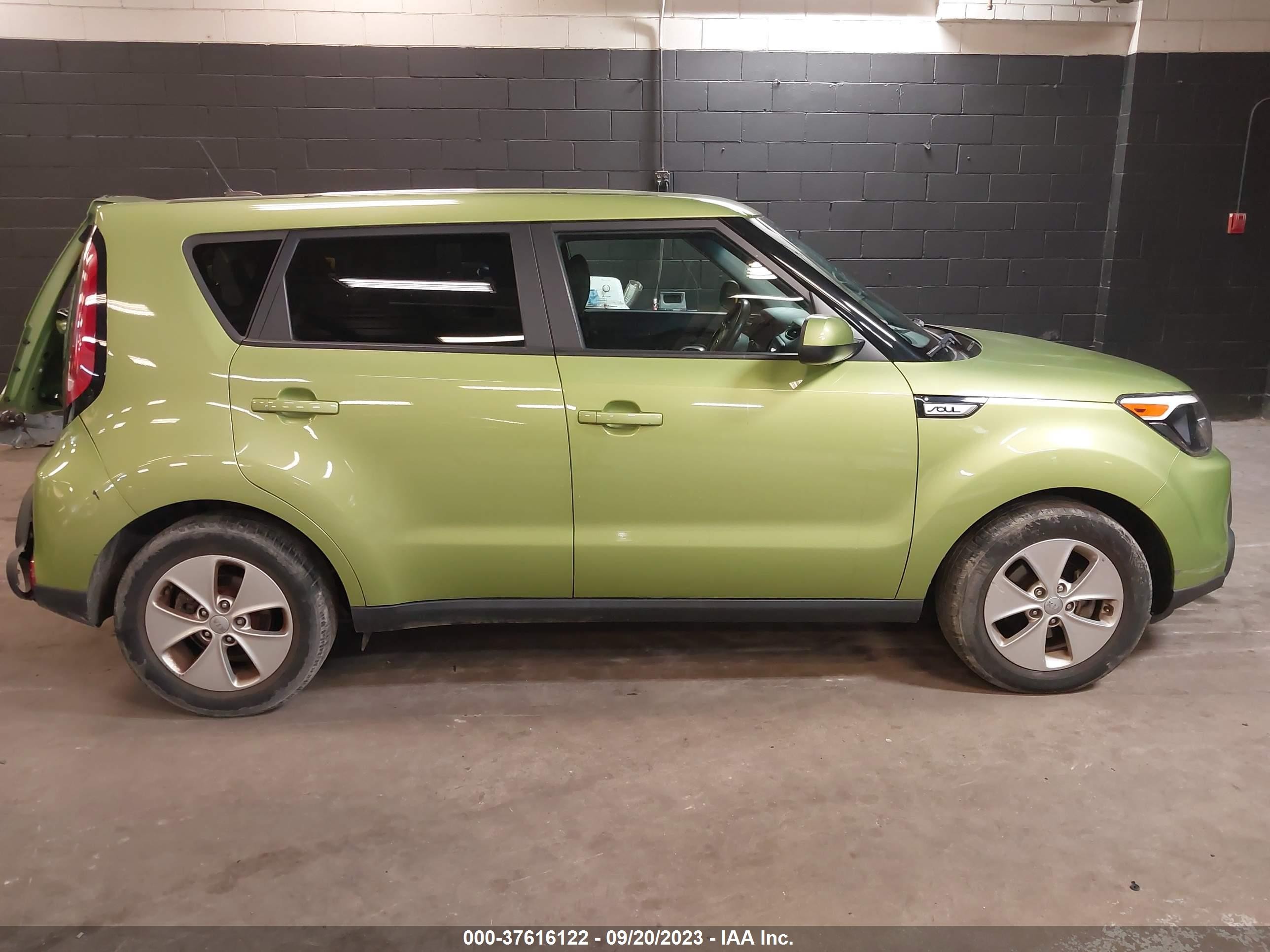 Photo 13 VIN: KNDJN2A26G7841324 - KIA SOUL 