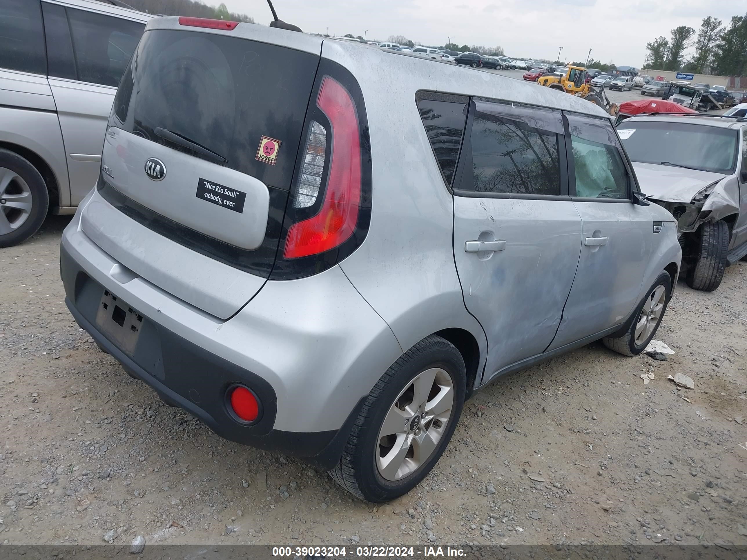 Photo 3 VIN: KNDJN2A26H7444200 - KIA SOUL 