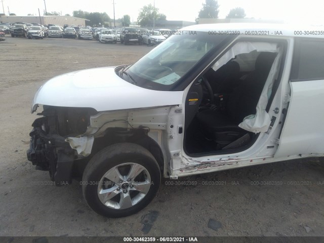 Photo 5 VIN: KNDJN2A26J7556288 - KIA SOUL 