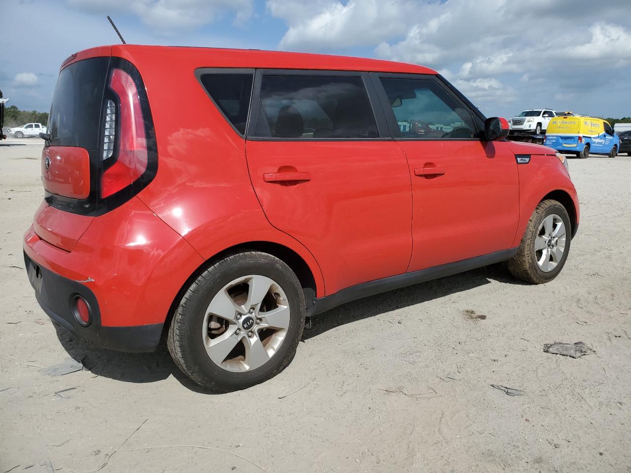 Photo 2 VIN: KNDJN2A26K7682197 - KIA SOUL 