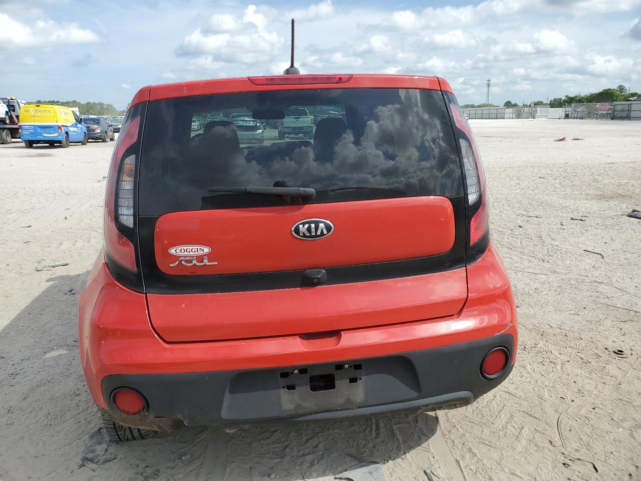 Photo 5 VIN: KNDJN2A26K7682197 - KIA SOUL 