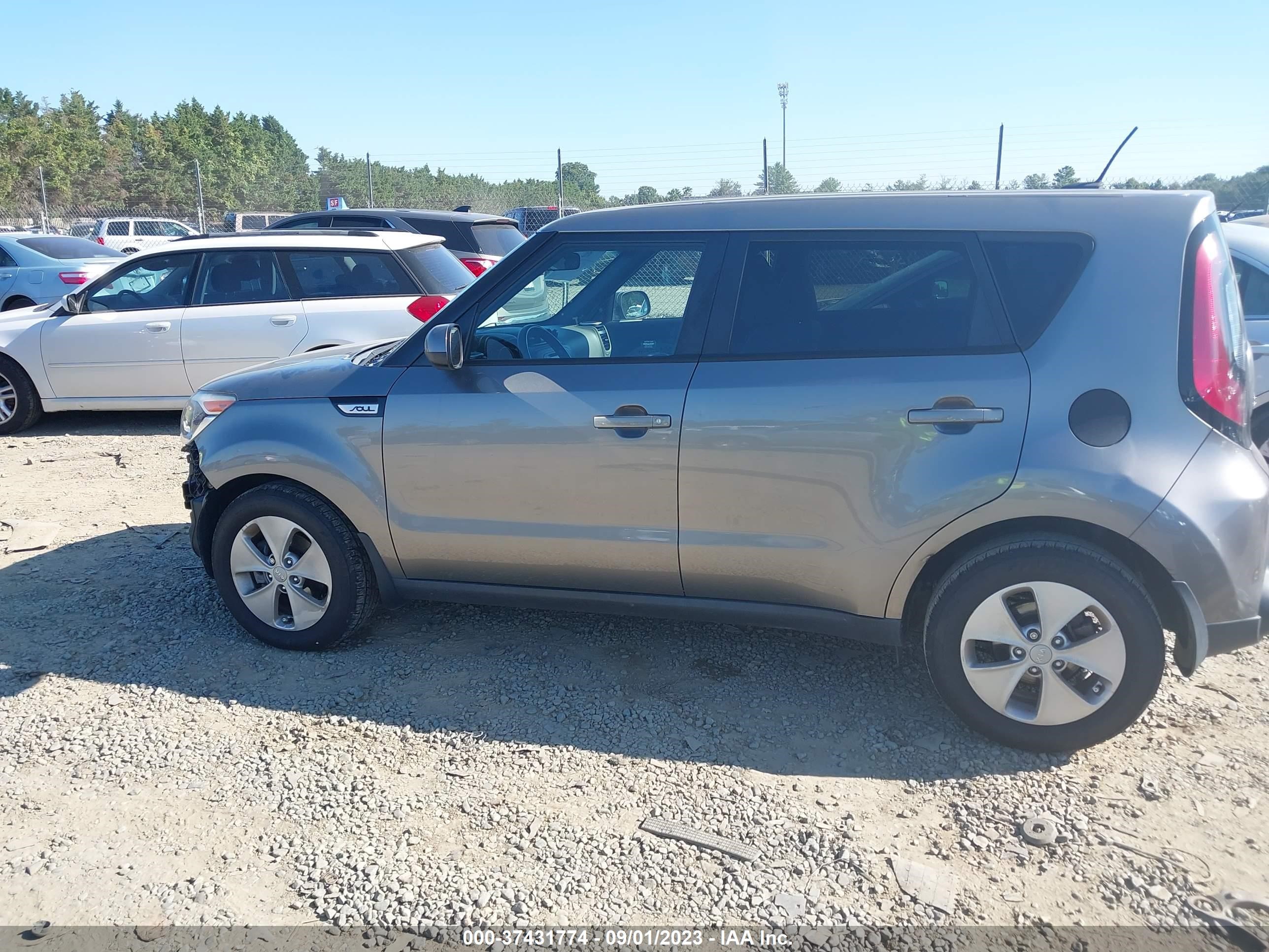 Photo 14 VIN: KNDJN2A27F7186640 - KIA SOUL 