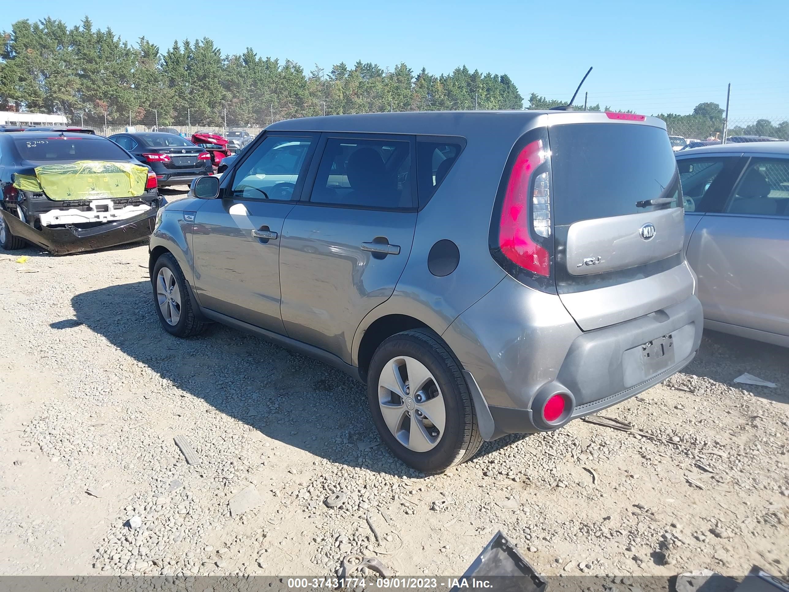 Photo 2 VIN: KNDJN2A27F7186640 - KIA SOUL 