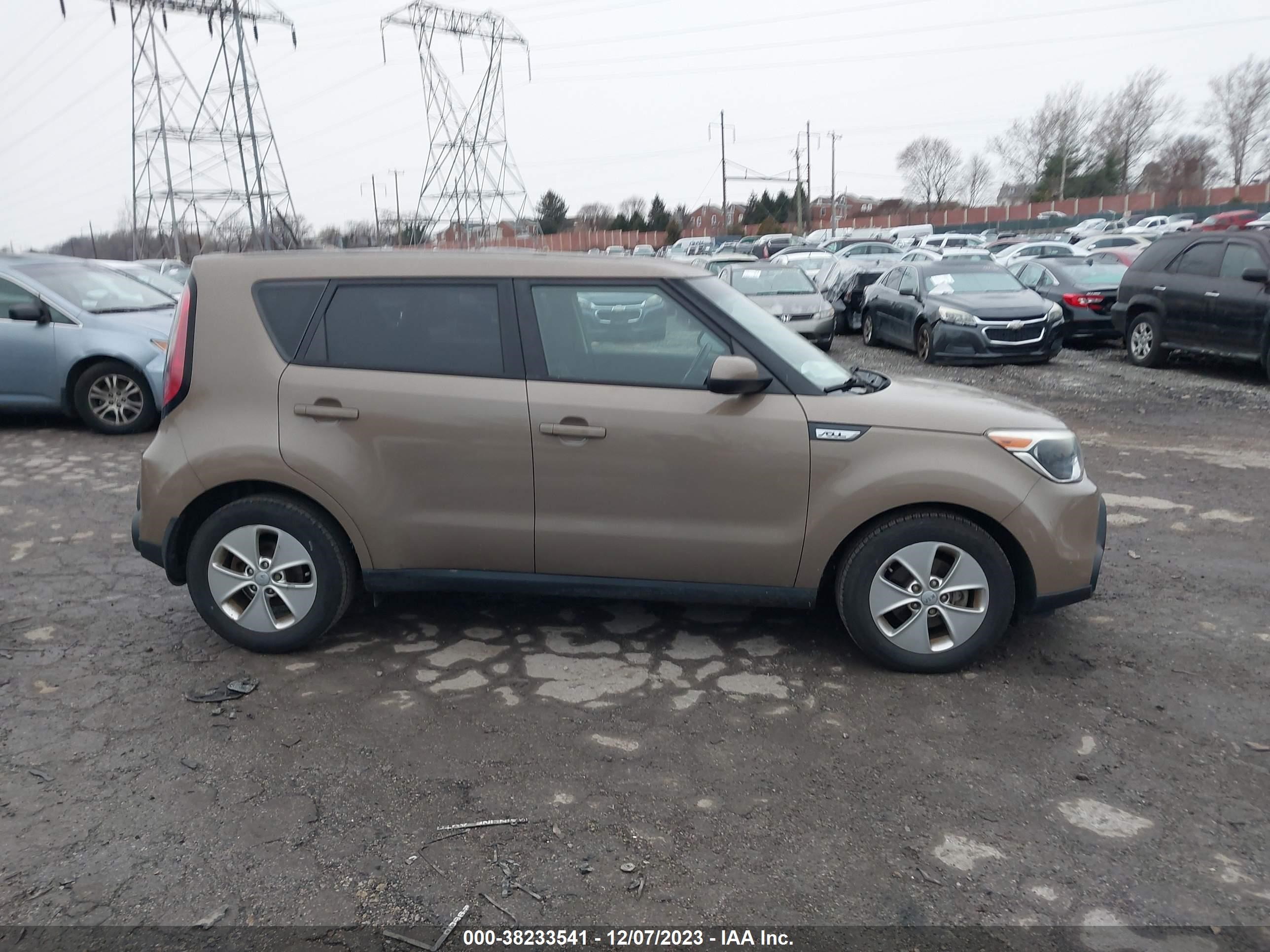 Photo 12 VIN: KNDJN2A27F7232502 - KIA SOUL 