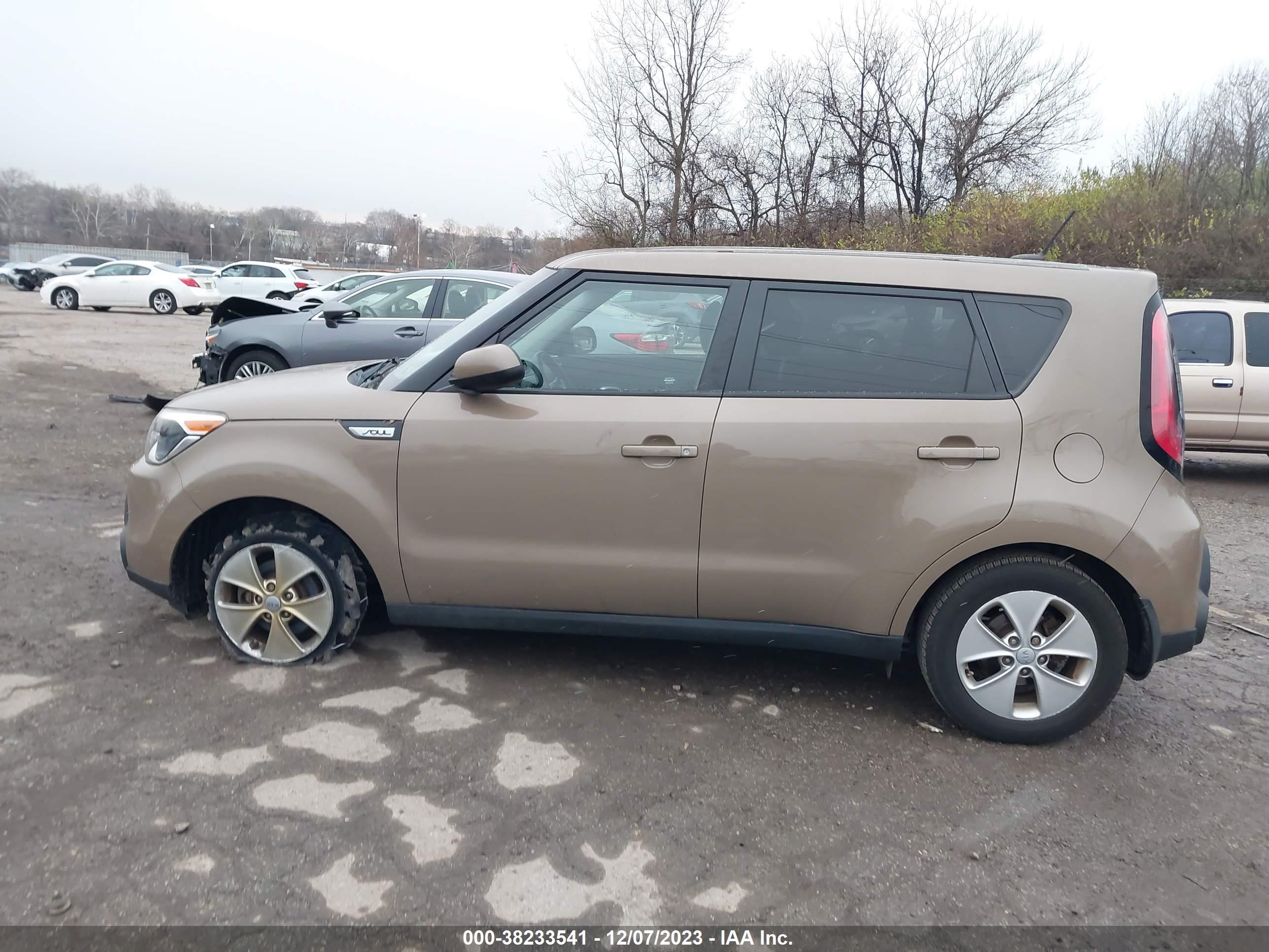 Photo 13 VIN: KNDJN2A27F7232502 - KIA SOUL 