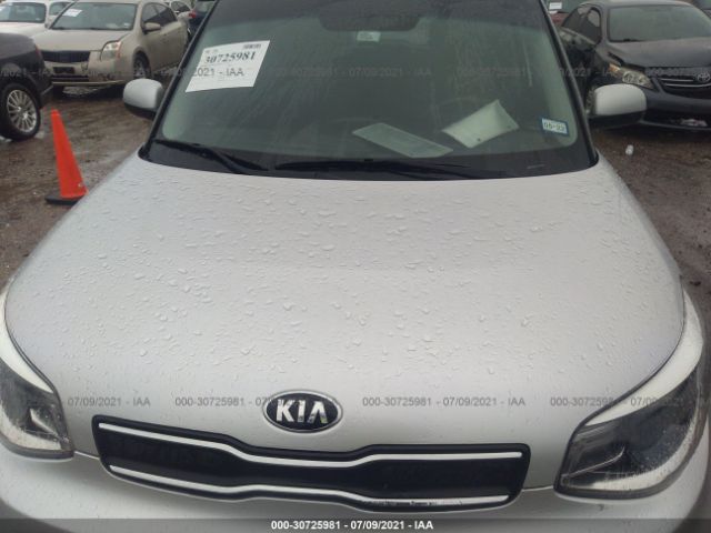 Photo 9 VIN: KNDJN2A27J7547468 - KIA SOUL 