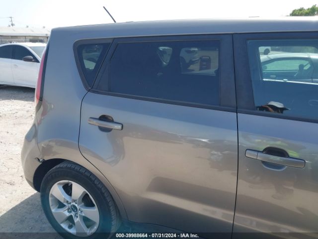 Photo 5 VIN: KNDJN2A27J7581071 - KIA SOUL 