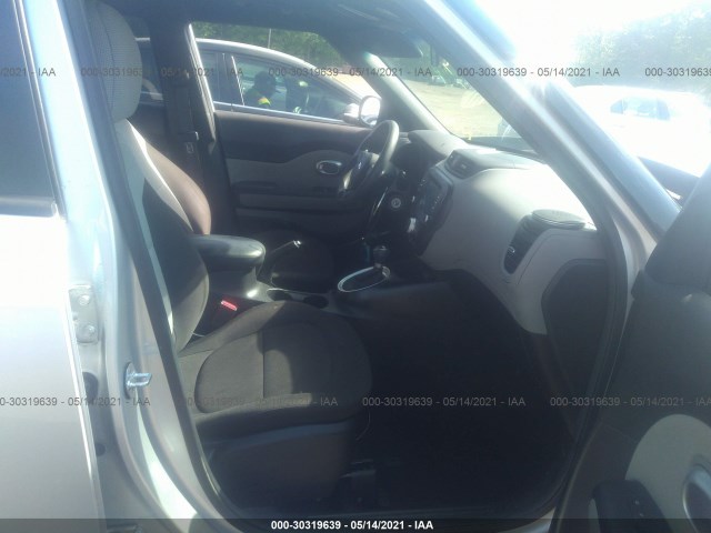 Photo 4 VIN: KNDJN2A27J7592233 - KIA SOUL 