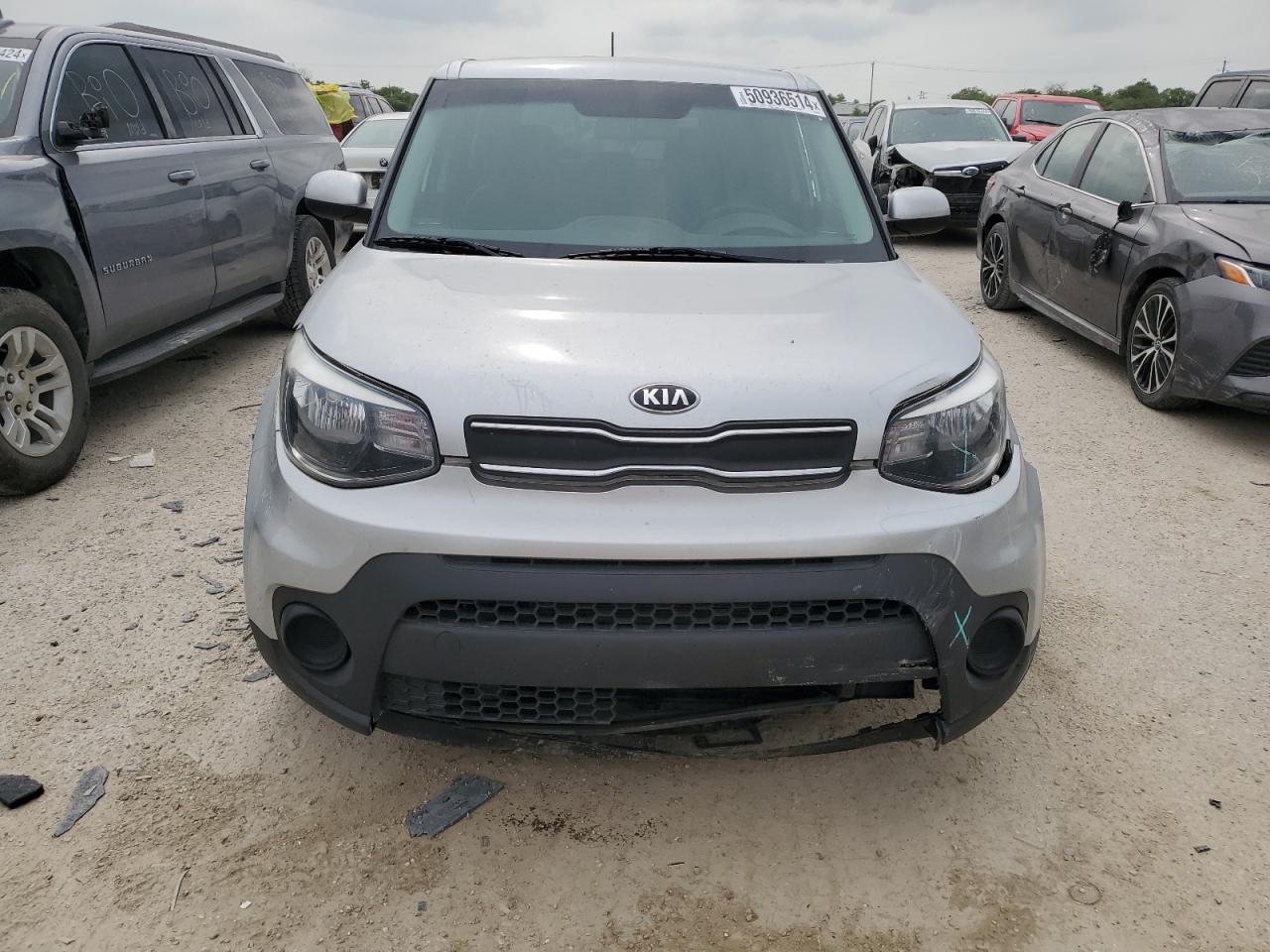 Photo 4 VIN: KNDJN2A27J7592927 - KIA SOUL 