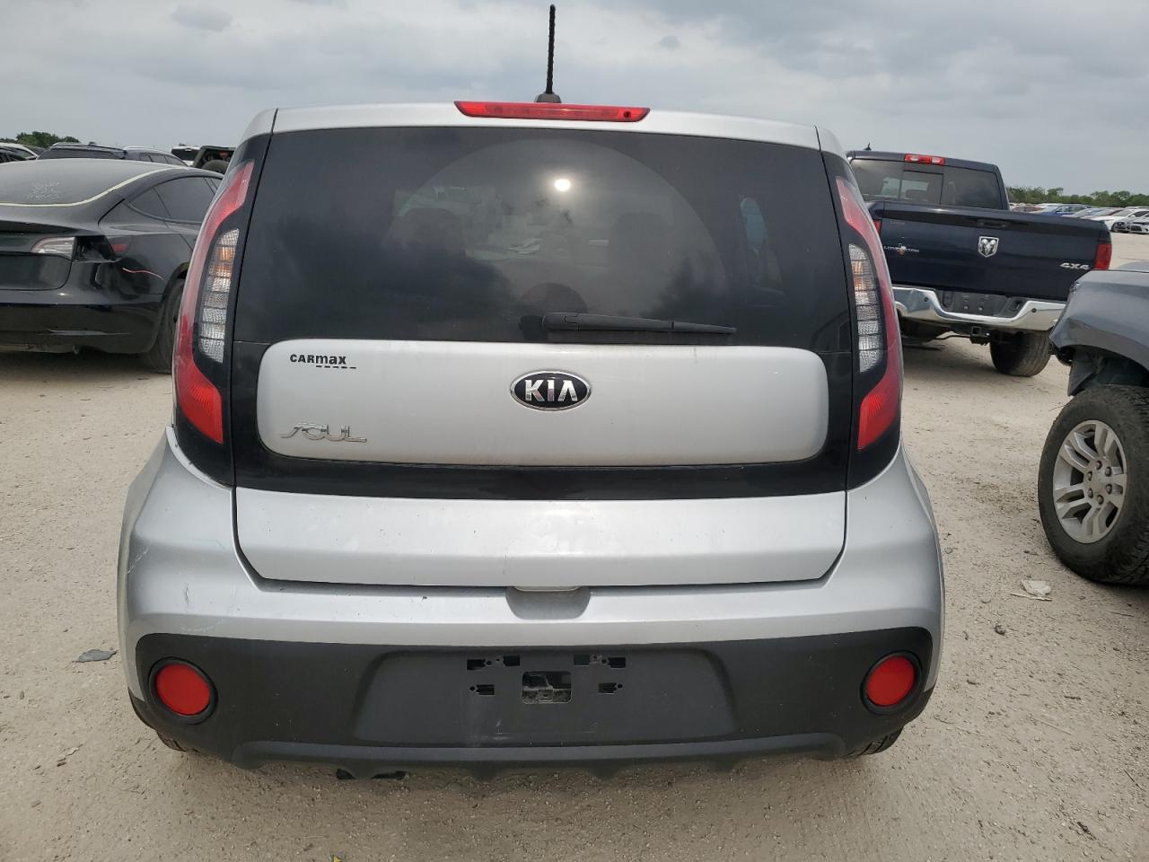 Photo 5 VIN: KNDJN2A27J7592927 - KIA SOUL 