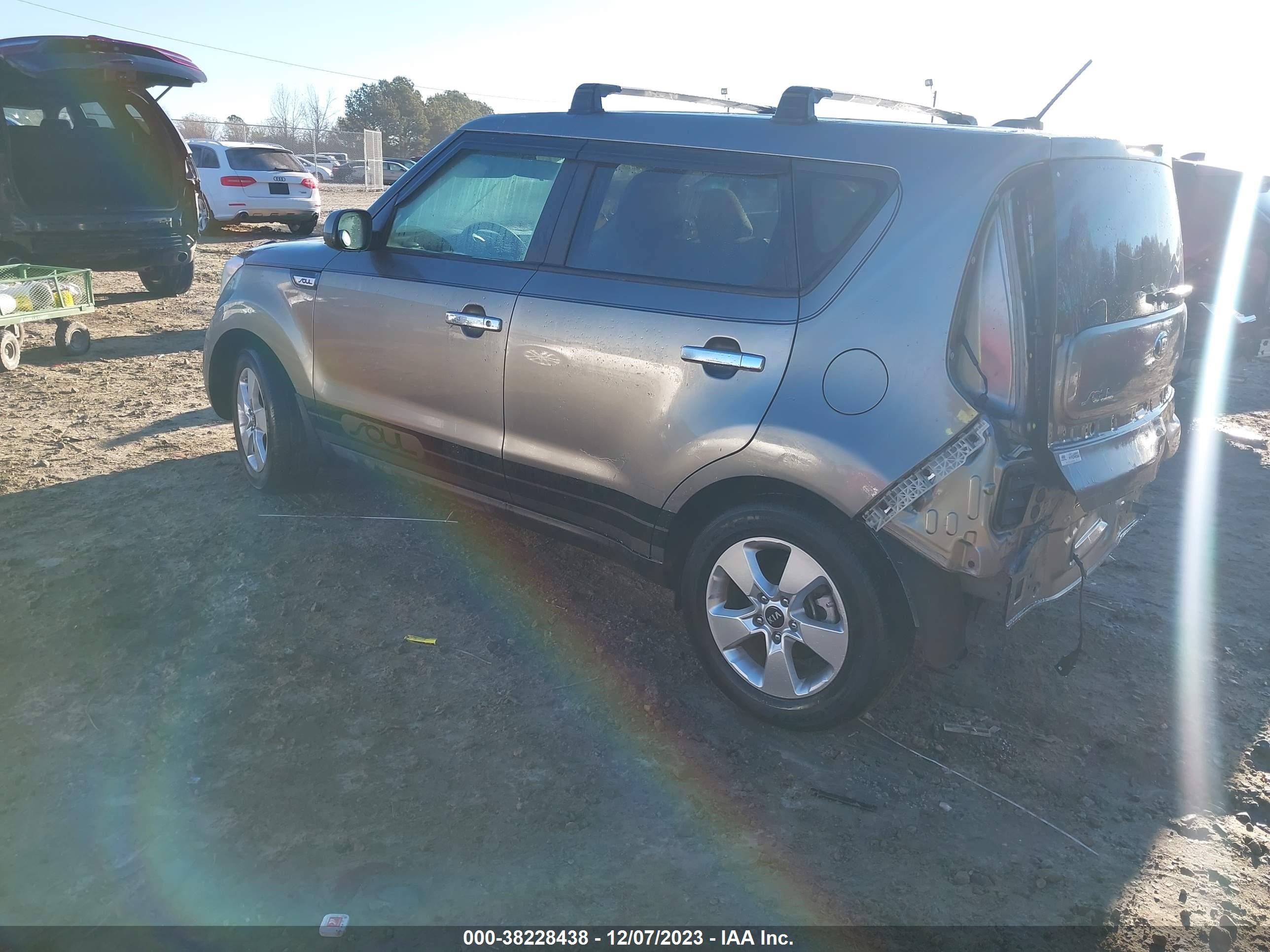 Photo 2 VIN: KNDJN2A27K7003845 - KIA SOUL 