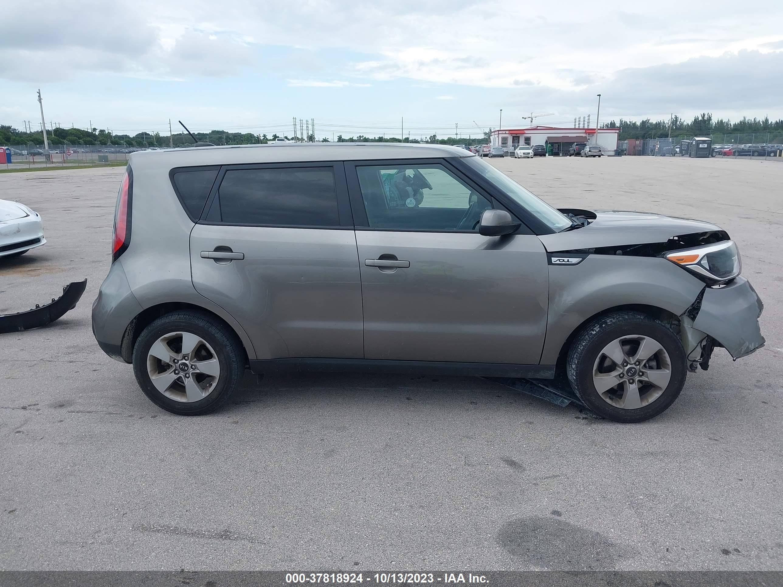 Photo 13 VIN: KNDJN2A27K7018961 - KIA SOUL 