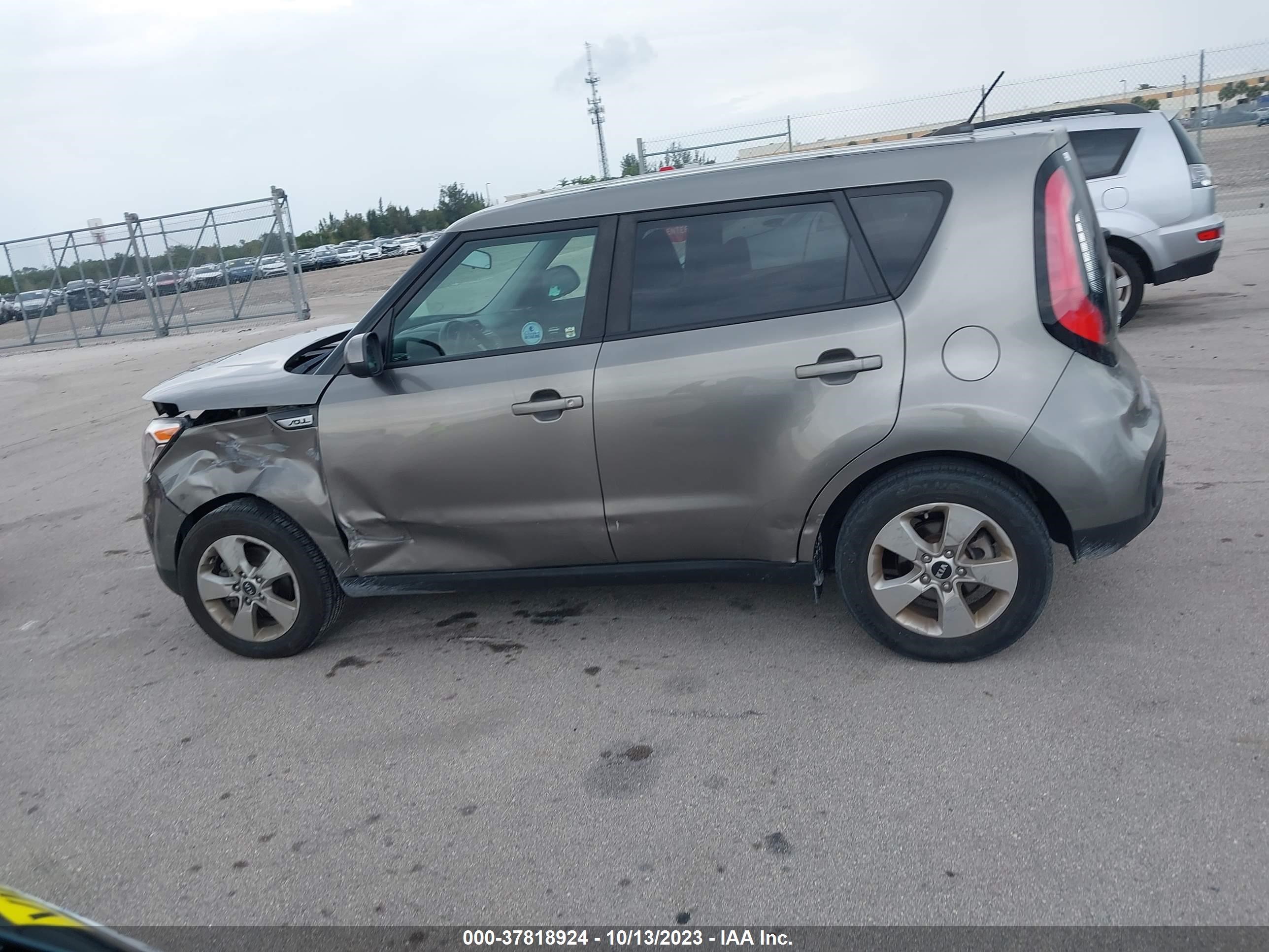 Photo 14 VIN: KNDJN2A27K7018961 - KIA SOUL 