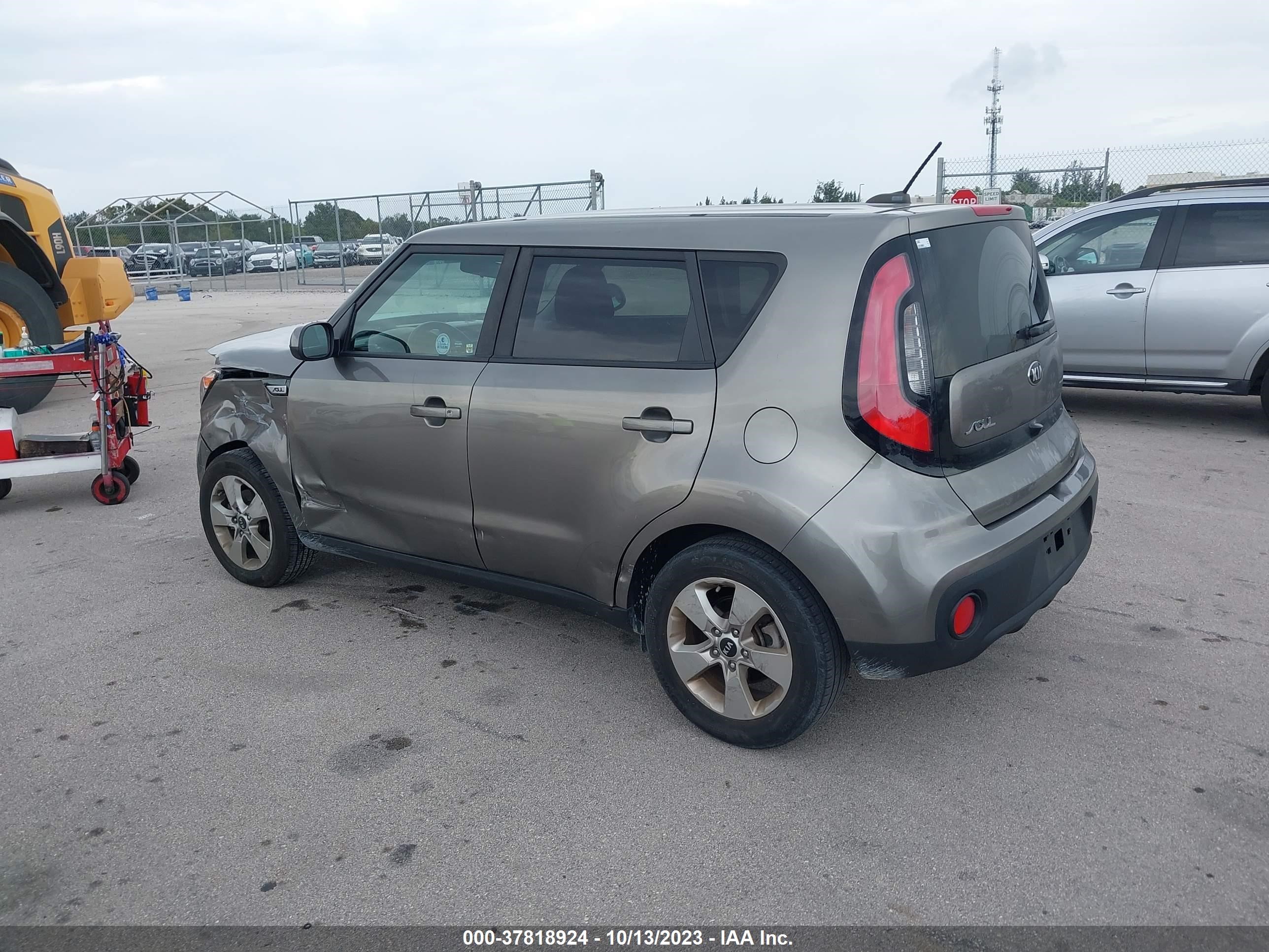 Photo 2 VIN: KNDJN2A27K7018961 - KIA SOUL 