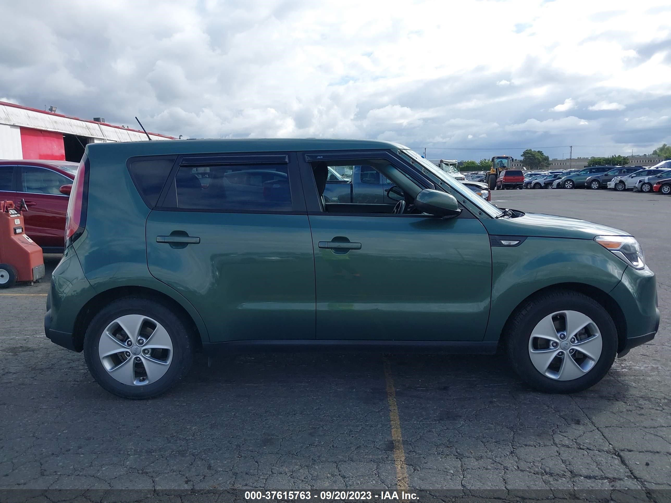 Photo 12 VIN: KNDJN2A28E7037197 - KIA SOUL 