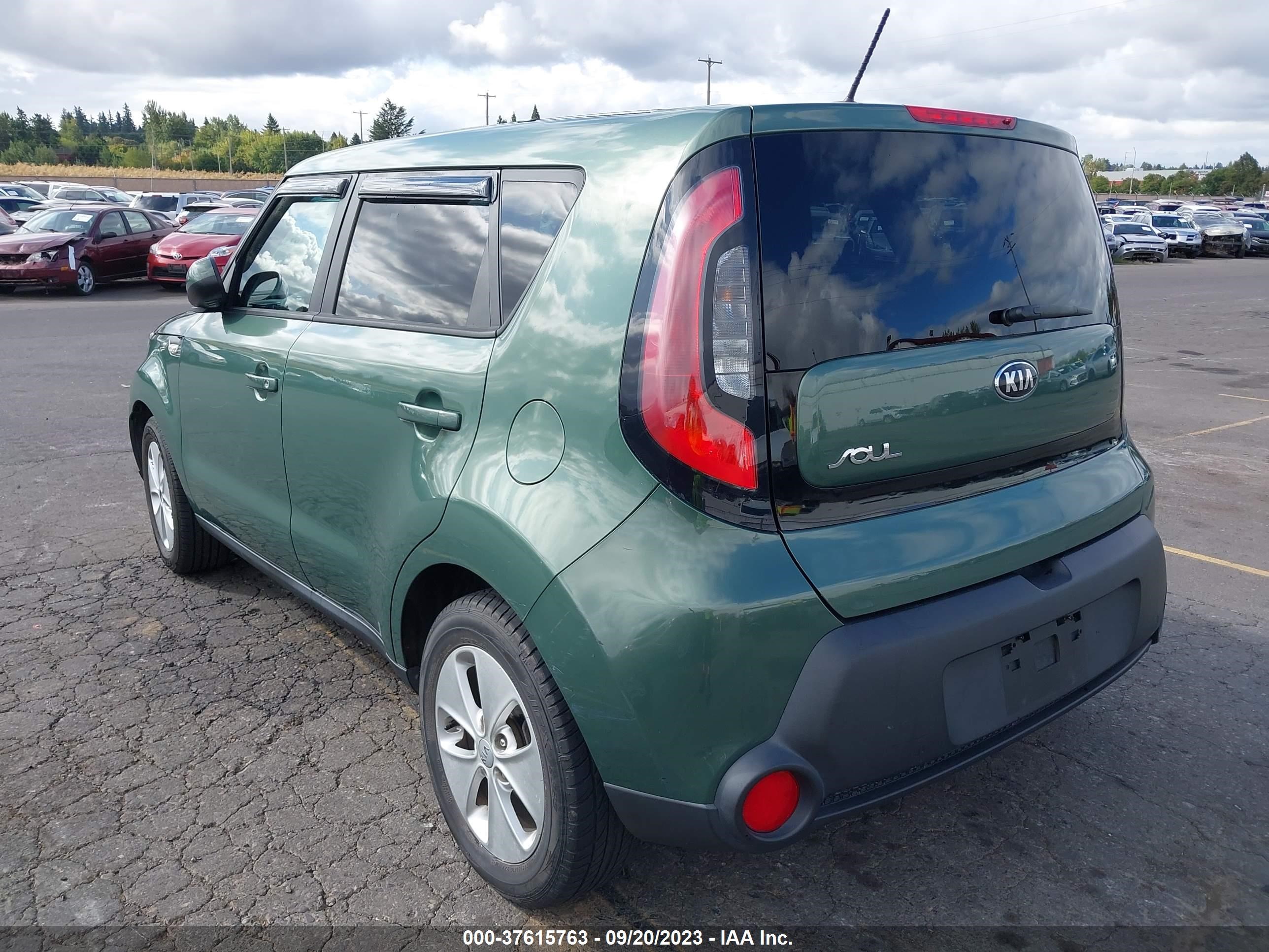 Photo 2 VIN: KNDJN2A28E7037197 - KIA SOUL 