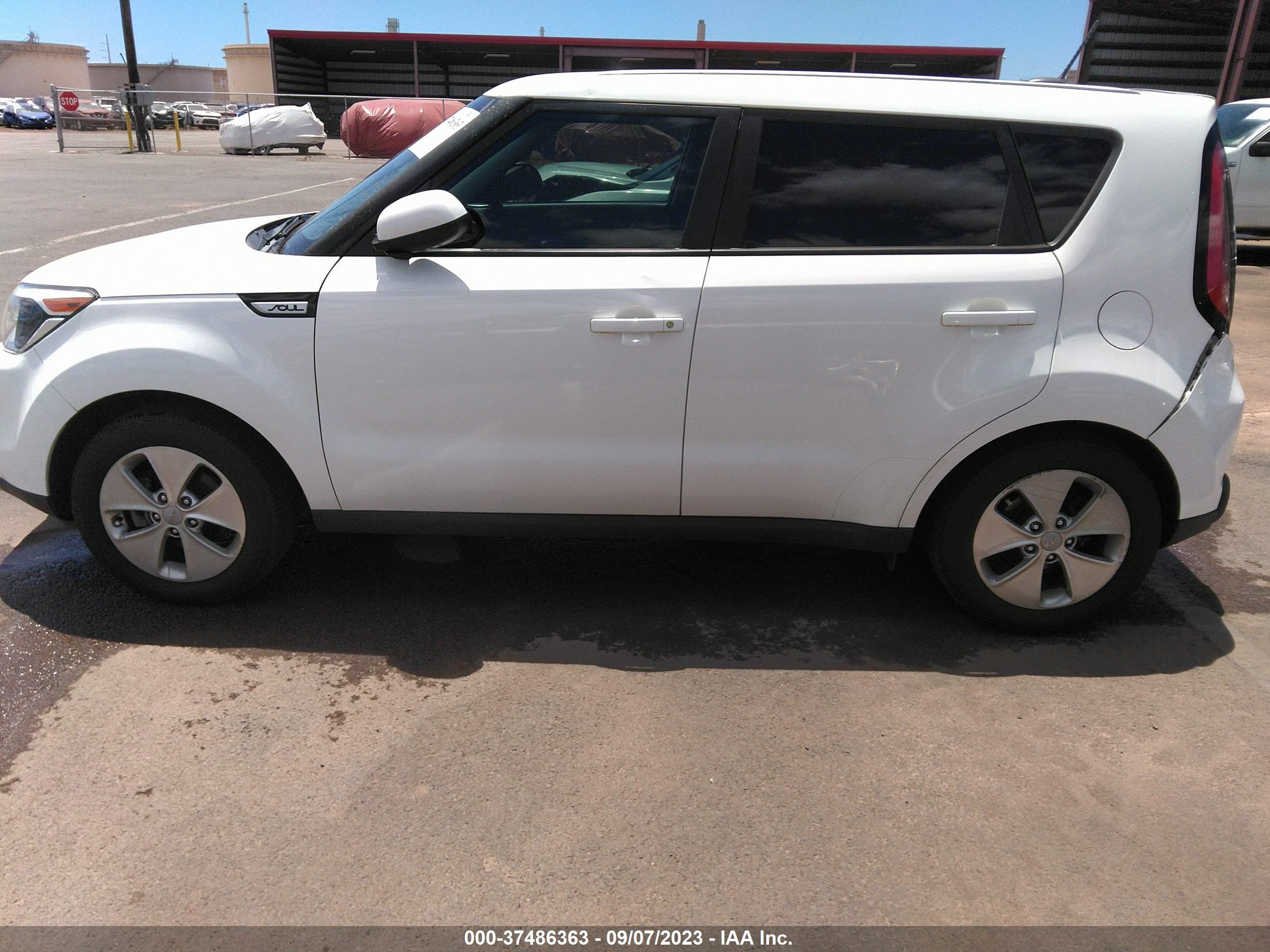 Photo 13 VIN: KNDJN2A28G7389912 - KIA SOUL 