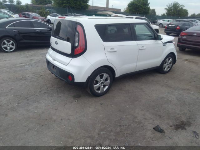 Photo 3 VIN: KNDJN2A28H7440097 - KIA SOUL 