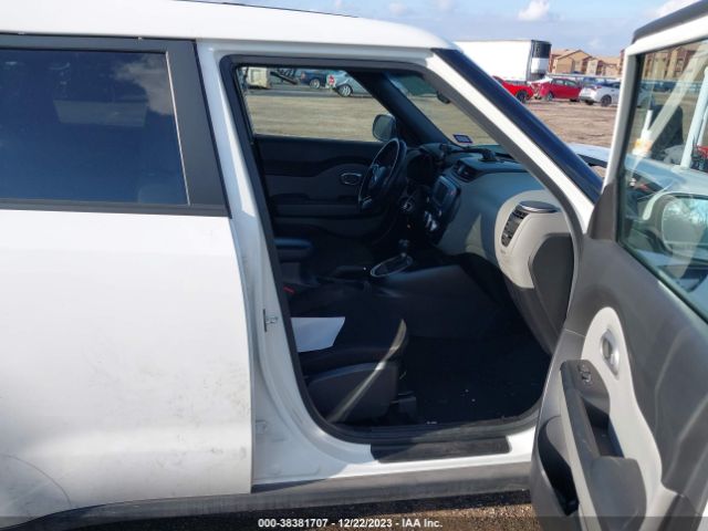 Photo 4 VIN: KNDJN2A28J7541985 - KIA SOUL 