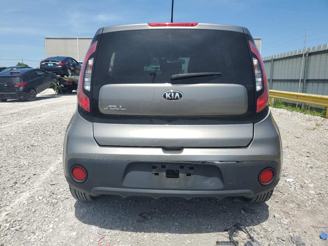 Photo 5 VIN: KNDJN2A28J7589468 - KIA SOUL 