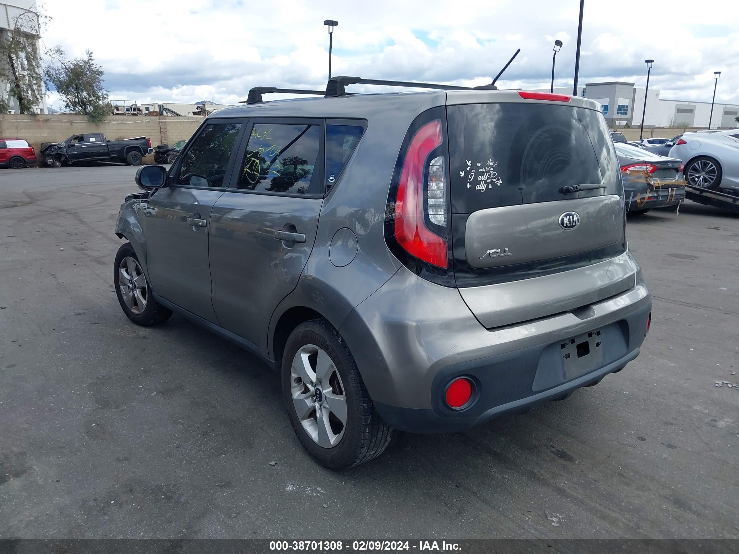 Photo 2 VIN: KNDJN2A28J7614921 - KIA SOUL 