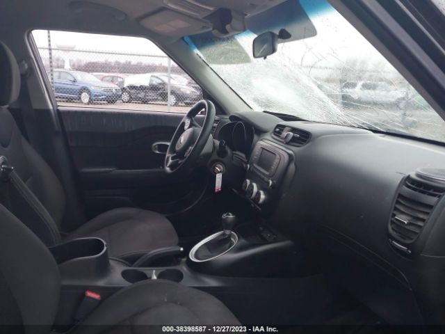 Photo 4 VIN: KNDJN2A28J7893805 - KIA SOUL 