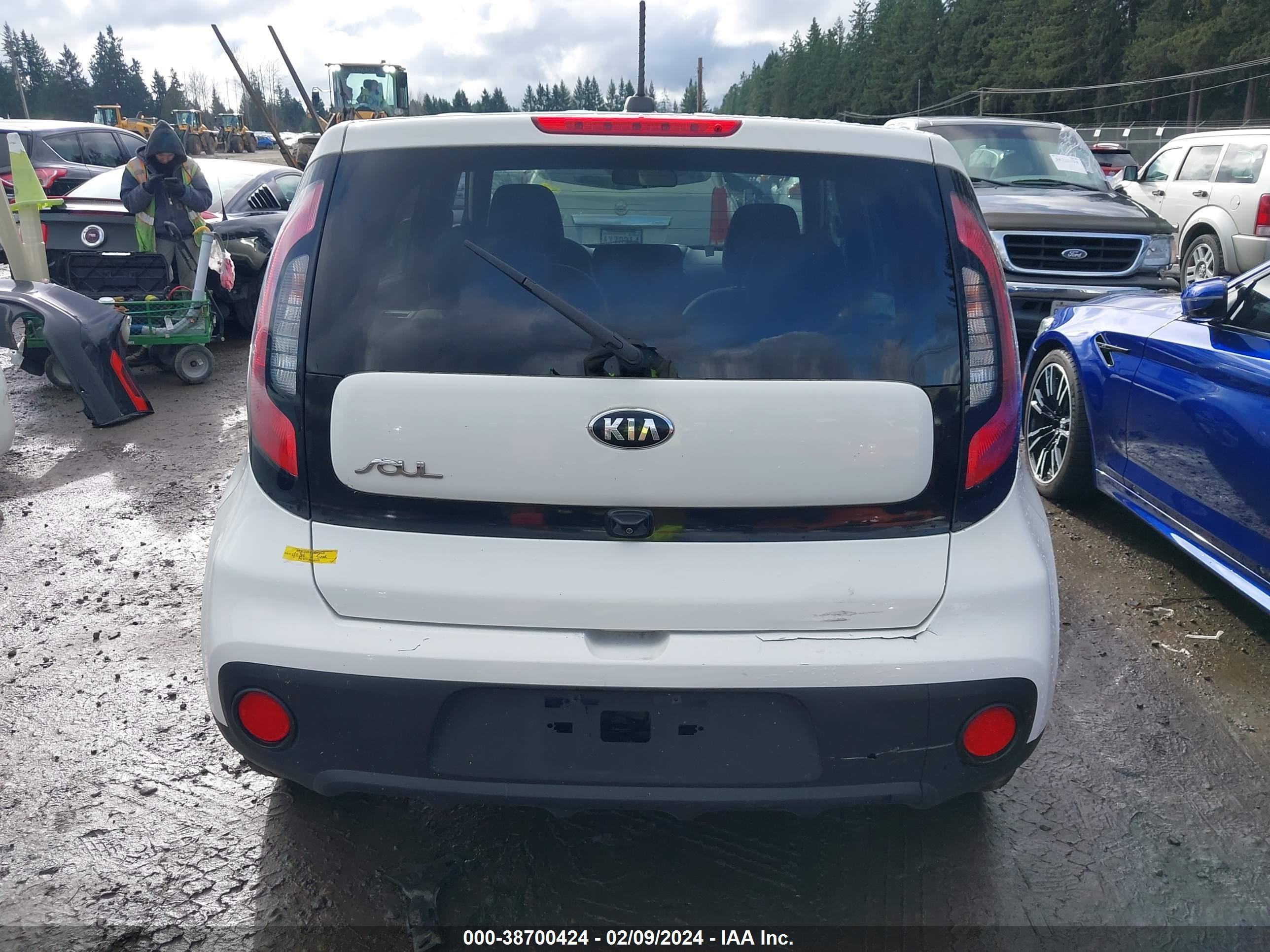 Photo 15 VIN: KNDJN2A28K7674943 - KIA SOUL 