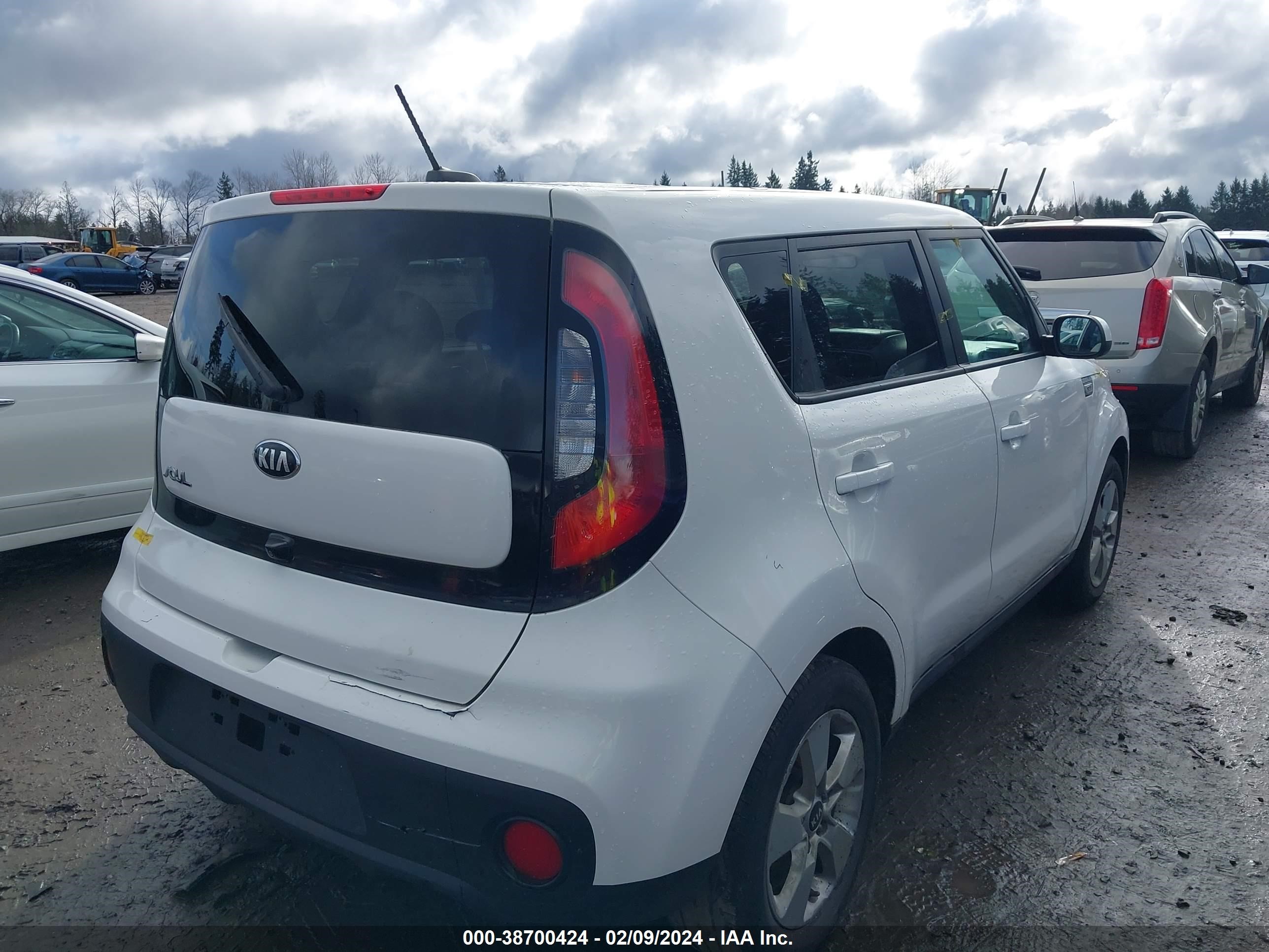 Photo 4 VIN: KNDJN2A28K7674943 - KIA SOUL 