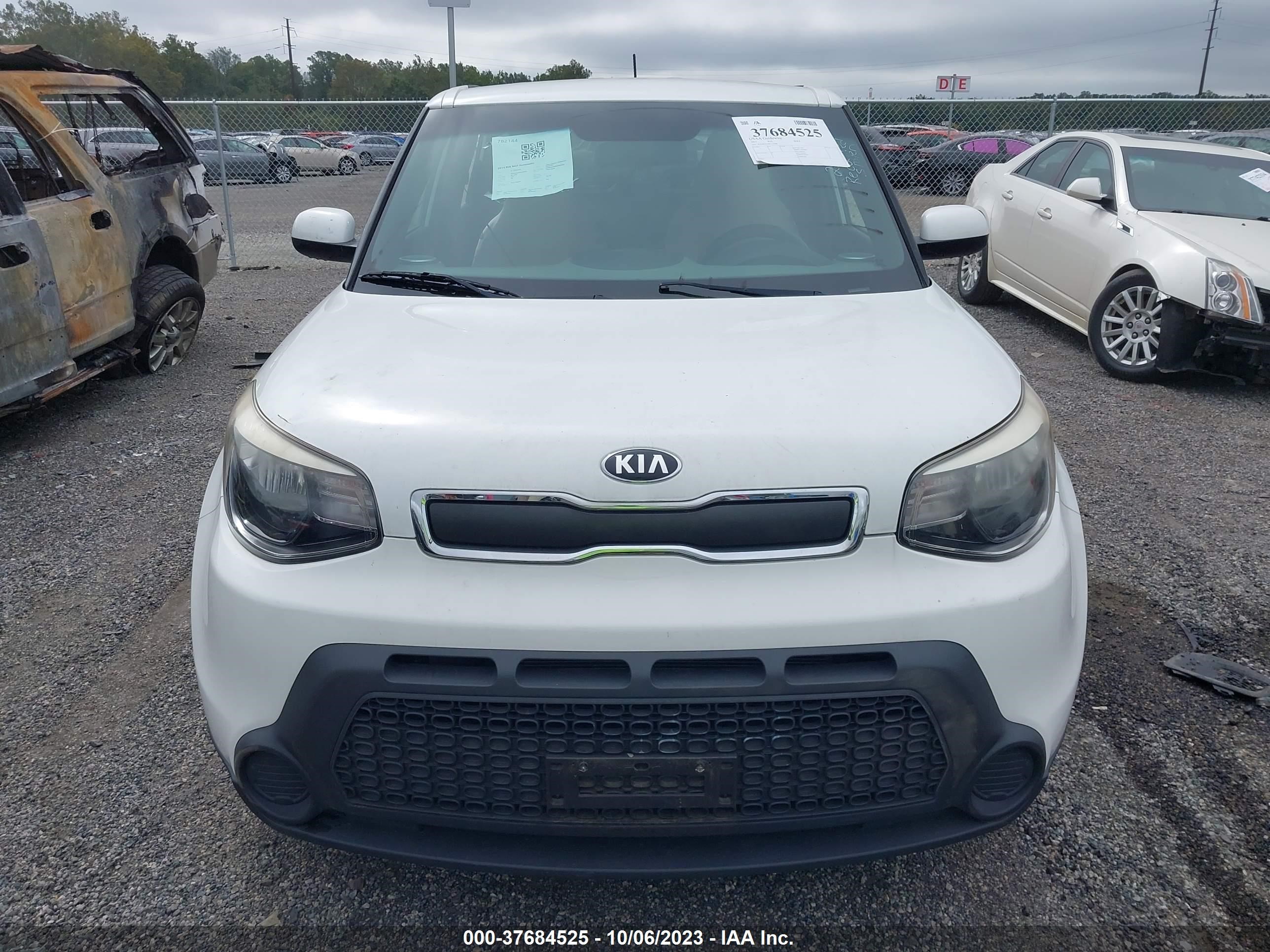 Photo 11 VIN: KNDJN2A29F7233098 - KIA SOUL 