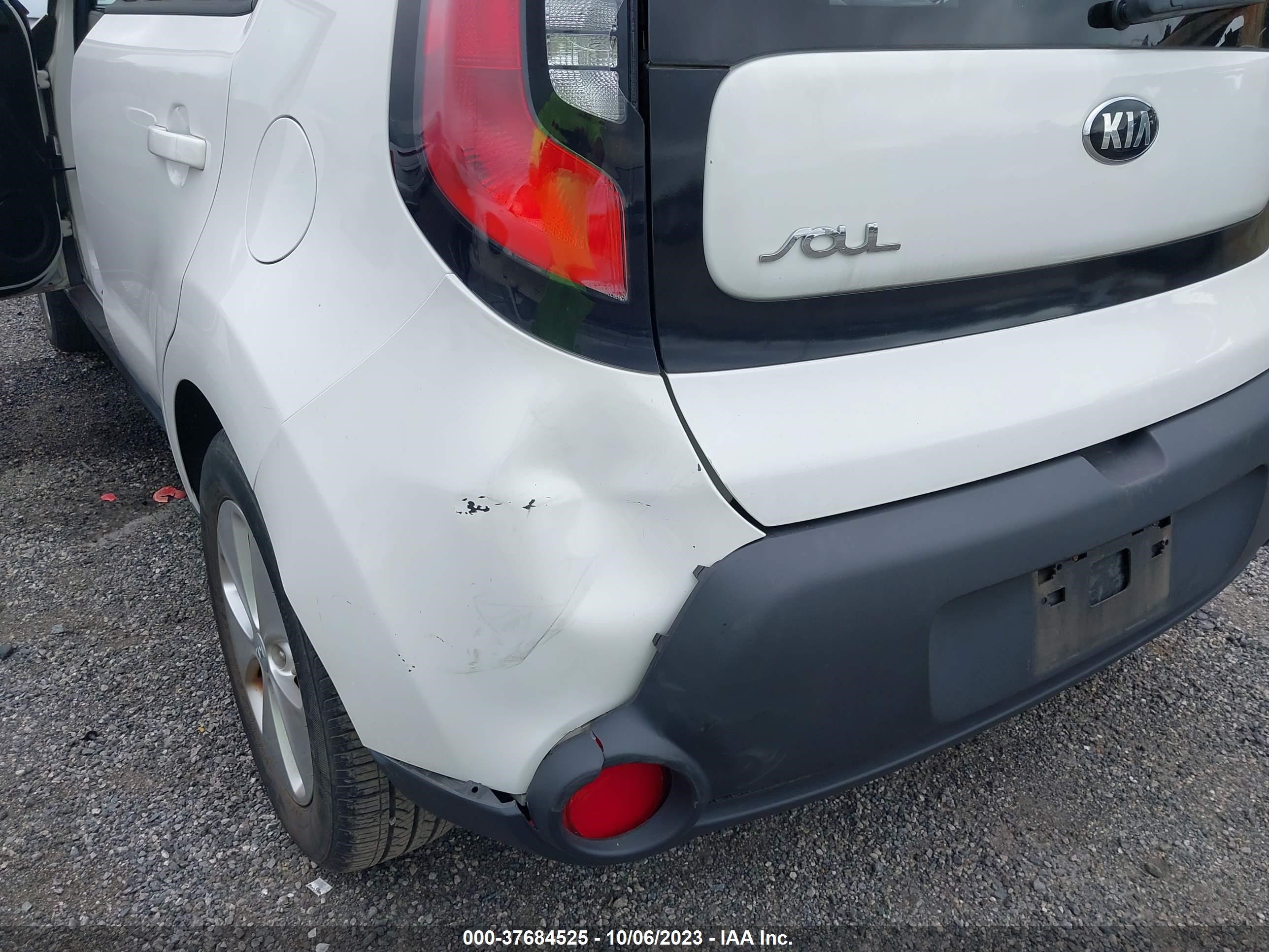 Photo 5 VIN: KNDJN2A29F7233098 - KIA SOUL 