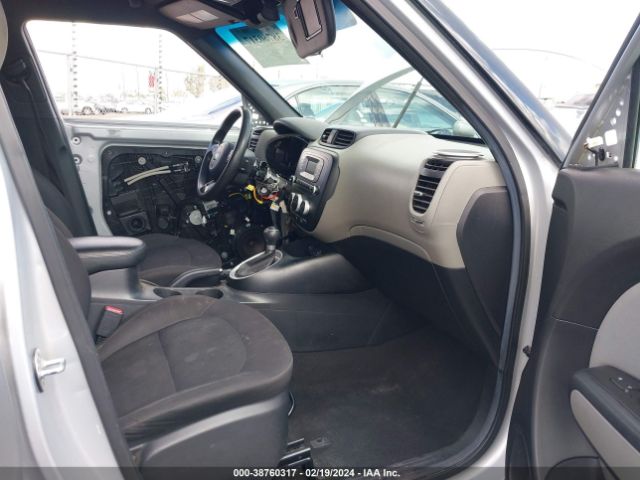 Photo 4 VIN: KNDJN2A29F7805223 - KIA SOUL 