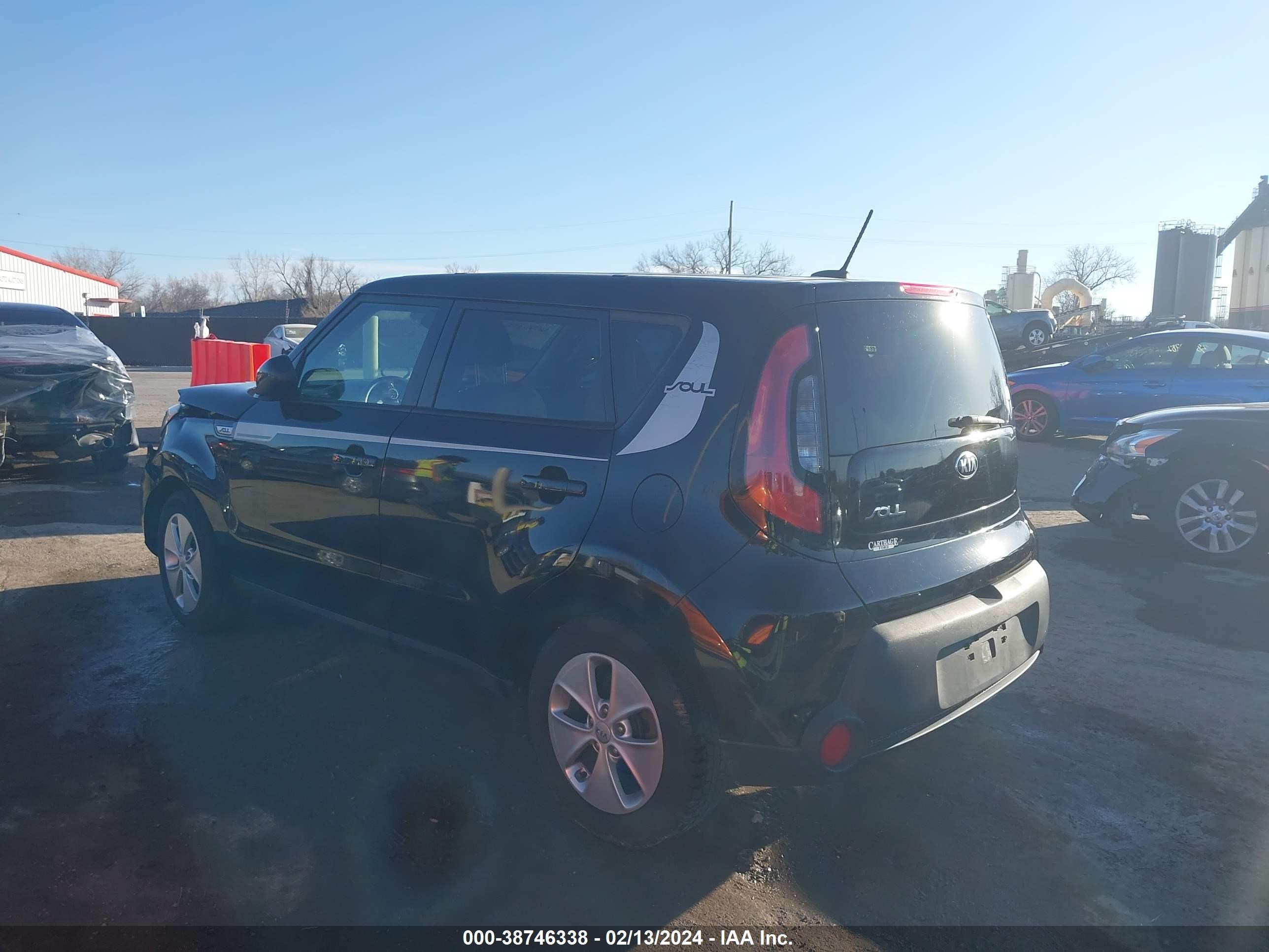 Photo 2 VIN: KNDJN2A29G7263767 - KIA SOUL 