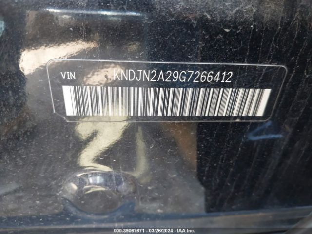 Photo 8 VIN: KNDJN2A29G7266412 - KIA SOUL 